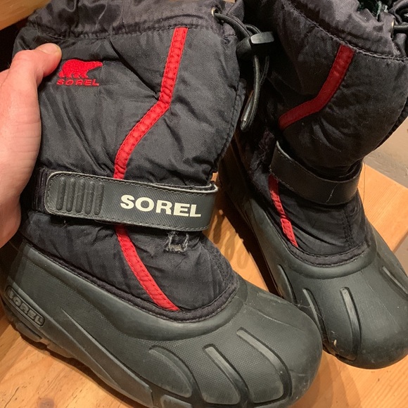 Kids Sorel Winter Boots - Picture 4 of 4